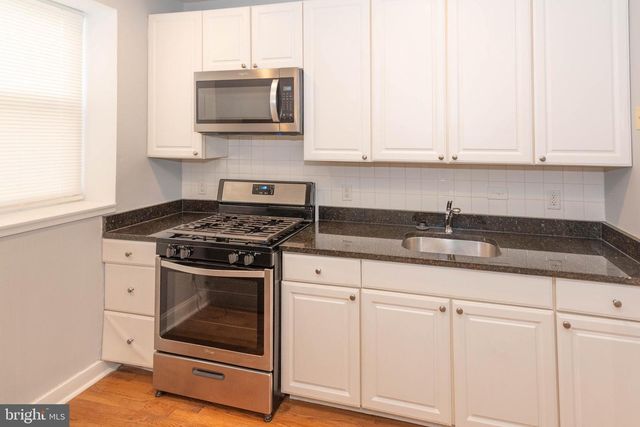 2445 LAKEVIEW AVE, Baltimore, MD 21217