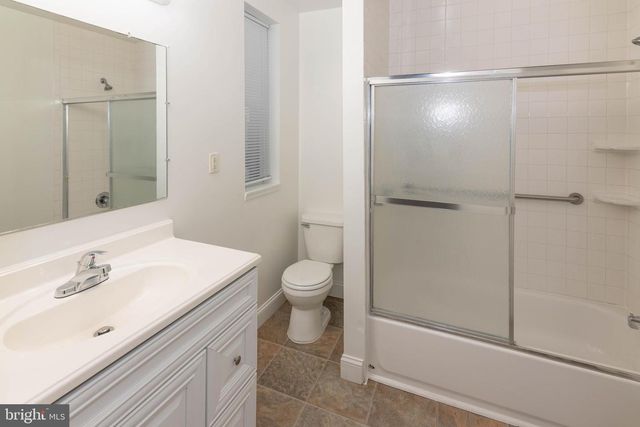 2445 LAKEVIEW AVE, Baltimore, MD 21217