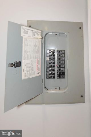 2445 LAKEVIEW AVE, Baltimore, MD 21217