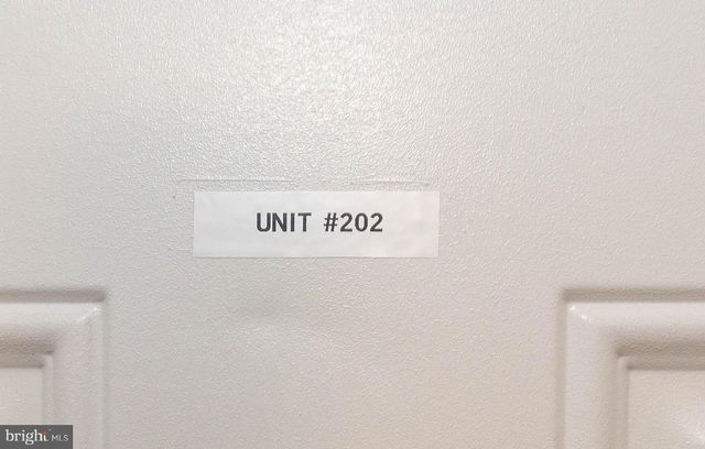 2445 LAKEVIEW AVE, Baltimore, MD 21217