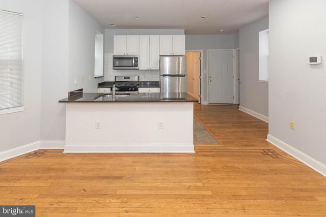 2445 LAKEVIEW AVE, Baltimore, MD 21217