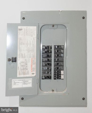 2445 LAKEVIEW AVE, Baltimore, MD 21217