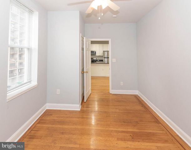 2445 LAKEVIEW AVE, Baltimore, MD 21217