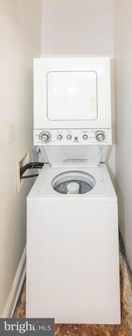 2445 LAKEVIEW AVE, Baltimore, MD 21217