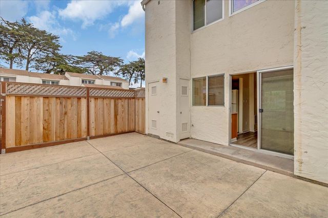 3137 Seacrest Avenue 17, Marina, CA 93933