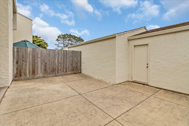 3137 Seacrest Avenue 17, Marina, CA 93933