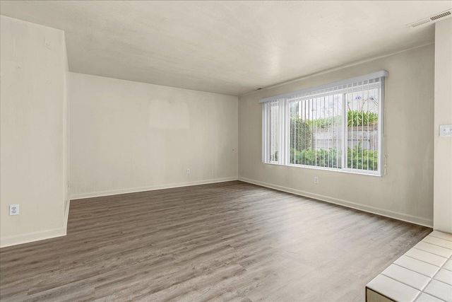 3137 Seacrest Avenue 17, Marina, CA 93933