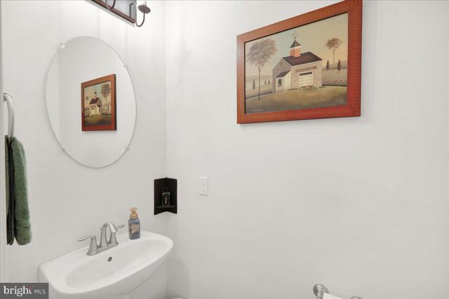 238 MERWOOD DR, Morgantown, PA 19543