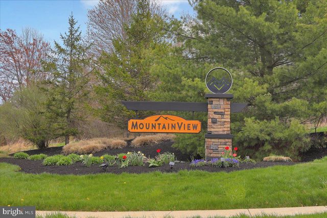 238 MERWOOD DR, Morgantown, PA 19543