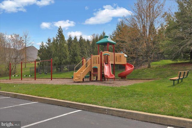 238 MERWOOD DR, Morgantown, PA 19543
