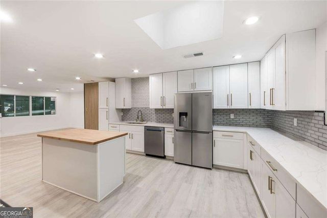 2715 Ellen Way, Decatur, GA 30032