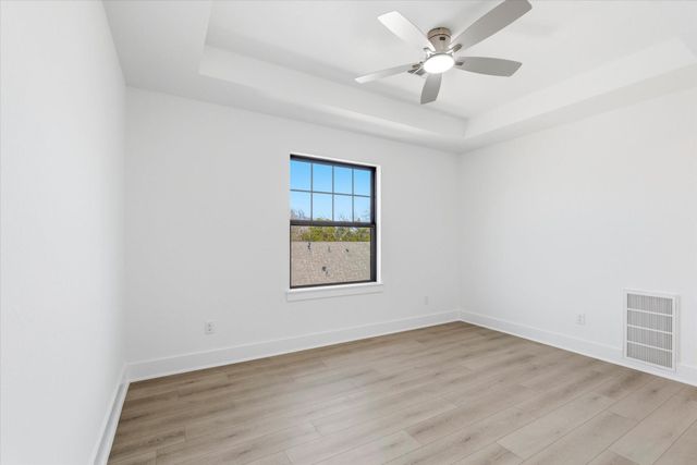 230 S Y Street, La Porte, TX 77571