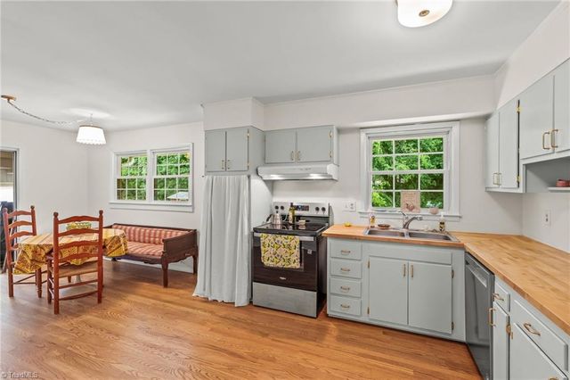 115 Flintfield Drive, Winston-salem, NC 27103