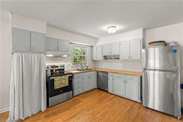 115 Flintfield Drive, Winston-salem, NC 27103