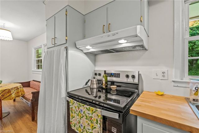115 Flintfield Drive, Winston-salem, NC 27103