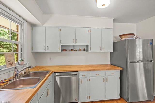 115 Flintfield Drive, Winston-salem, NC 27103