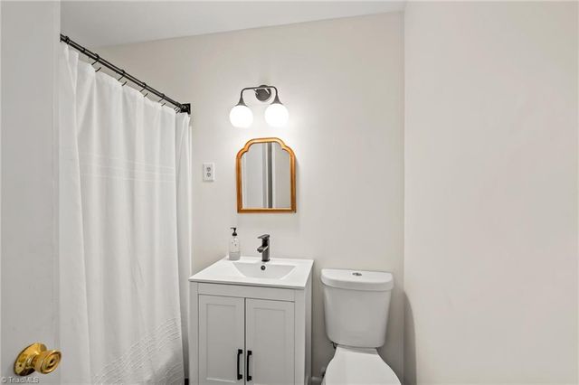 115 Flintfield Drive, Winston-salem, NC 27103