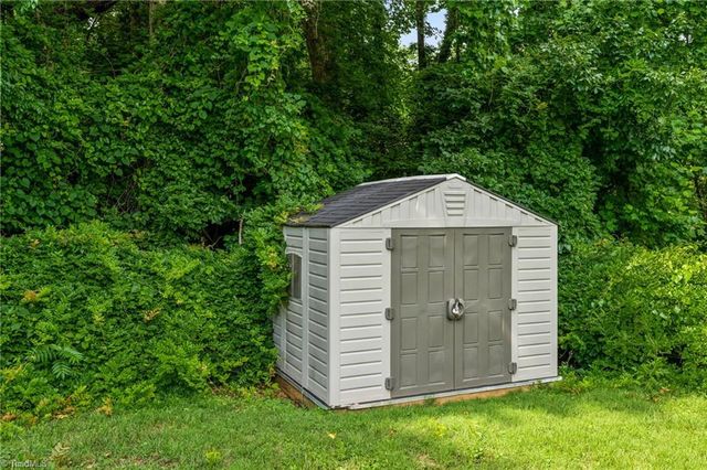 115 Flintfield Drive, Winston-salem, NC 27103