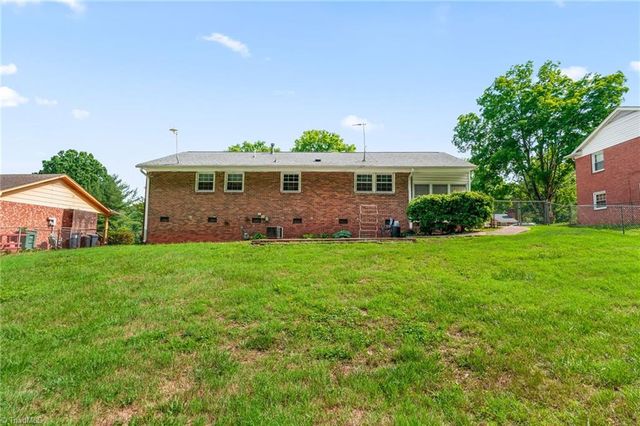 115 Flintfield Drive, Winston-salem, NC 27103