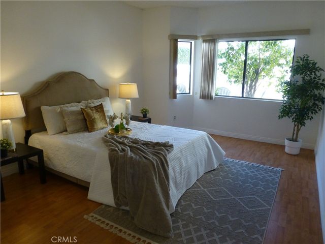 17914 Magnolia Boulevard 127, Encino, CA 91316