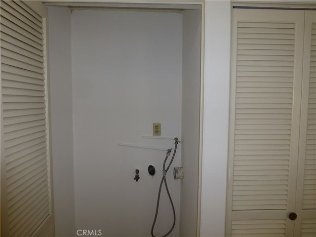 17914 Magnolia Boulevard 127, Encino, CA 91316