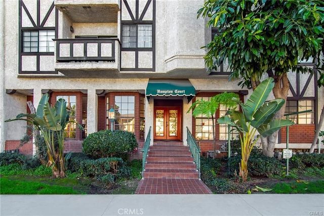 17914 Magnolia Boulevard 127, Encino, CA 91316