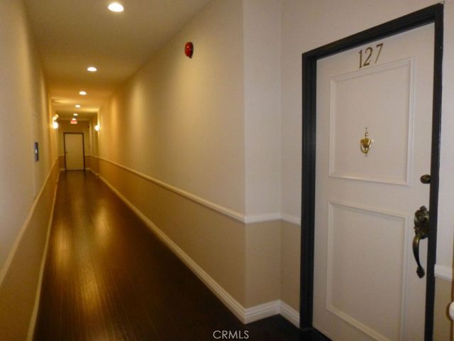 17914 Magnolia Boulevard 127, Encino, CA 91316