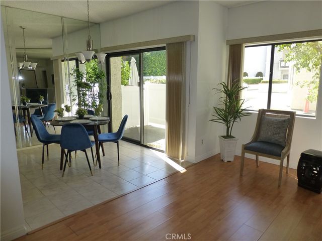 17914 Magnolia Boulevard 127, Encino, CA 91316