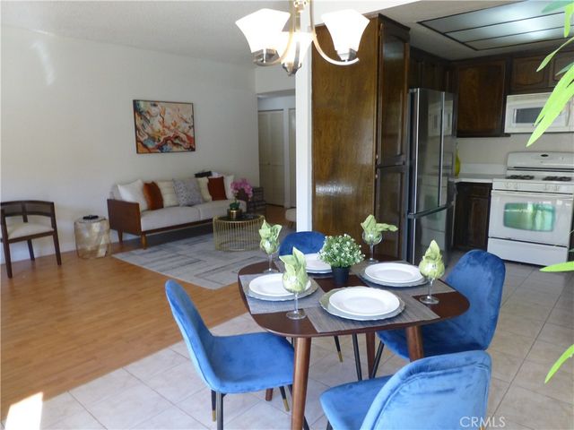 17914 Magnolia Boulevard 127, Encino, CA 91316