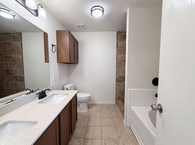 9100 Chisholm Trail, Cross Roads, TX 76227