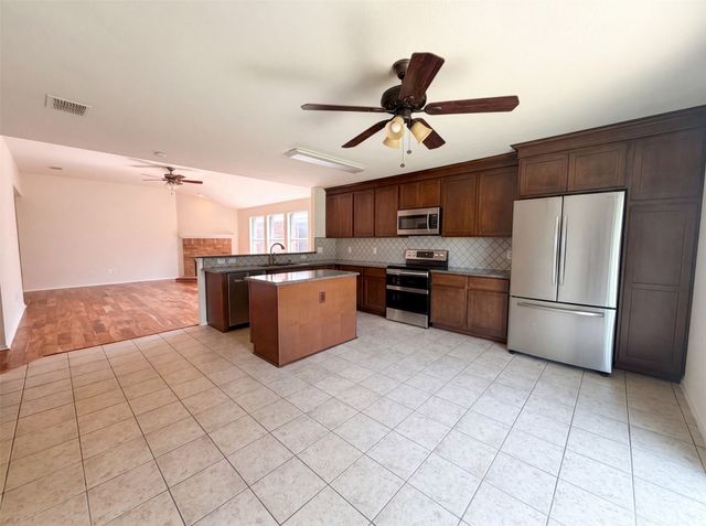 9100 Chisholm Trail, Cross Roads, TX 76227
