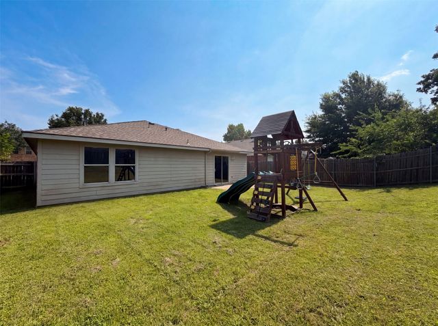9100 Chisholm Trail, Cross Roads, TX 76227