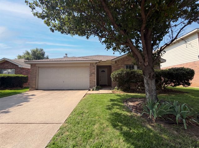 9100 Chisholm Trail, Cross Roads, TX 76227