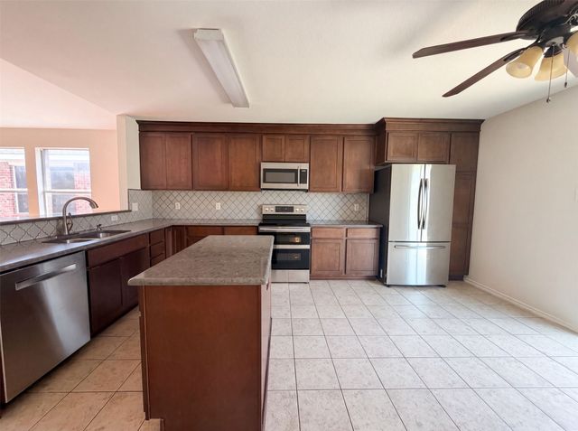 9100 Chisholm Trail, Cross Roads, TX 76227
