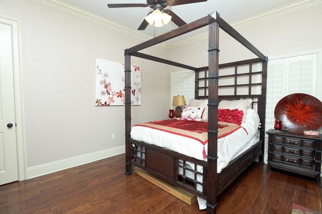 187 Regal Row, Houma, LA 70360