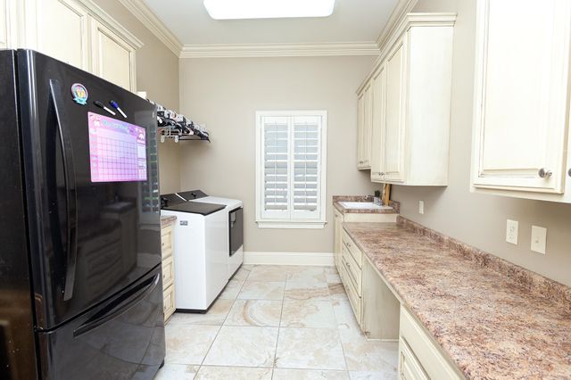 187 Regal Row, Houma, LA 70360