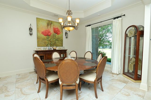 187 Regal Row, Houma, LA 70360