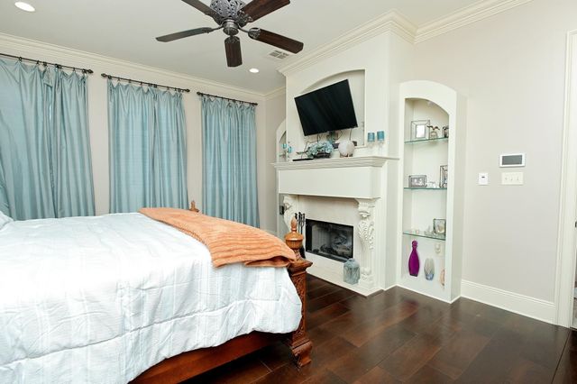 187 Regal Row, Houma, LA 70360