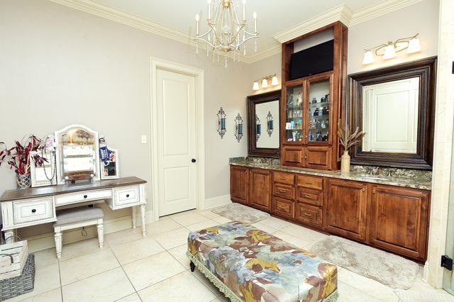 187 Regal Row, Houma, LA 70360