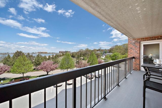 155 George Washington Blvd 306, Hull, MA 02045