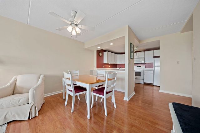 155 George Washington Blvd 306, Hull, MA 02045