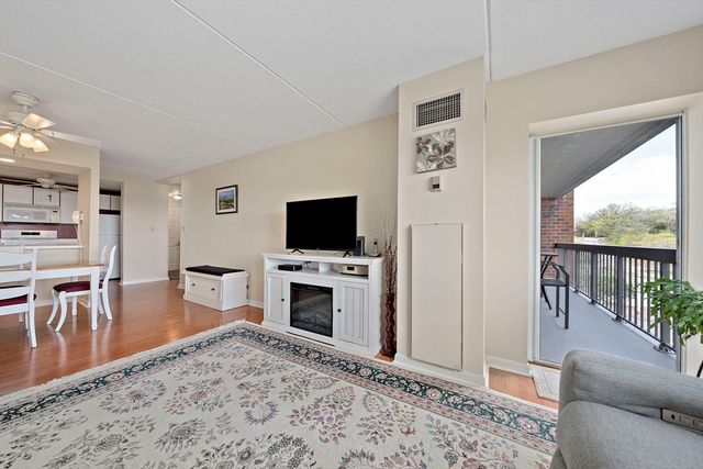 155 George Washington Blvd 306, Hull, MA 02045