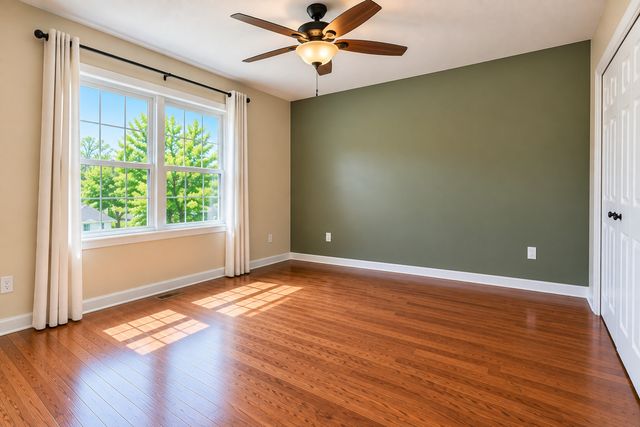 2109 CAMDEN Lane 2109, Hanover Park, IL 60133