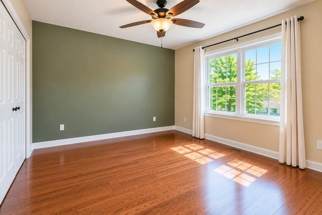 2109 CAMDEN Lane 2109, Hanover Park, IL 60133