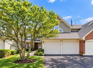 2109 CAMDEN Lane 2109, Hanover Park, IL 60133