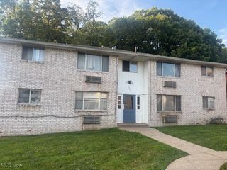 2016 Woodlawn Avenue NW 9, Canton, OH 44708