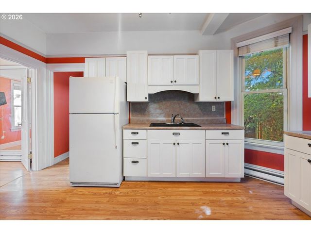2616 Se PINE St, Portland, OR 97214