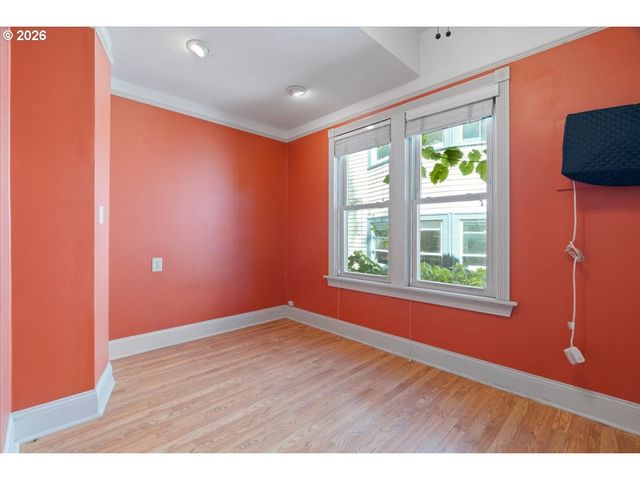 2616 Se PINE St, Portland, OR 97214