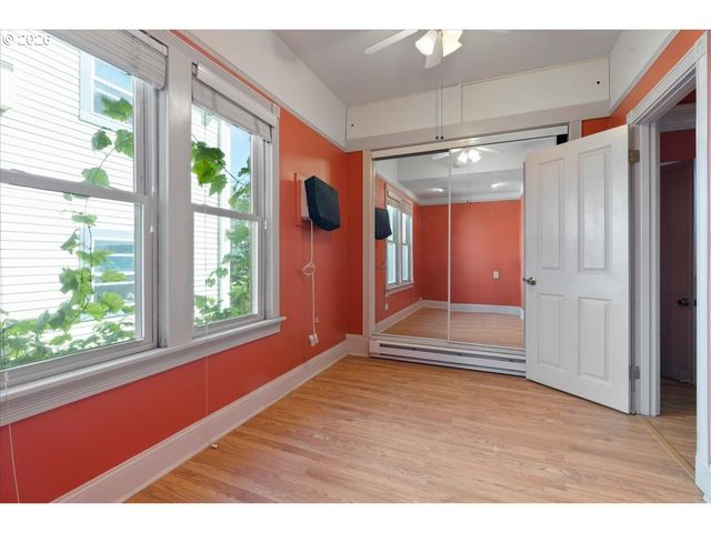 2616 Se PINE St, Portland, OR 97214
