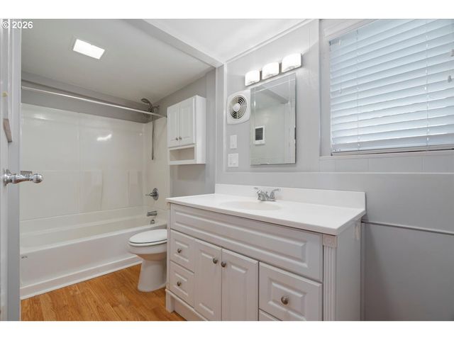 2616 Se PINE St, Portland, OR 97214